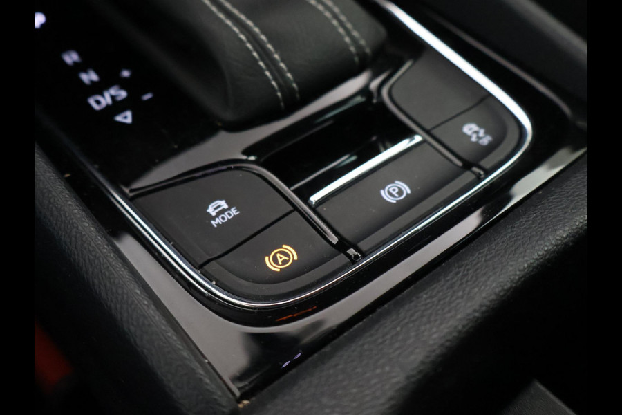 Škoda Karoq 1.5 TSI ACT SPORTLINE + WEGKL. TREKHAAK | VOL LEDER | ADAPTIVE CRUISE | CANTON | CAMERA