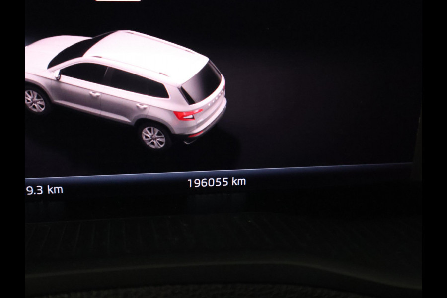 Škoda Karoq 1.5 TSI ACT SPORTLINE + WEGKL. TREKHAAK | VOL LEDER | ADAPTIVE CRUISE | CANTON | CAMERA