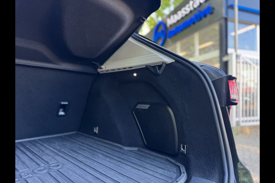 Lynk & Co 01 1.5 Plug-in Hybrid Infinity 360Cam lage kms zwart