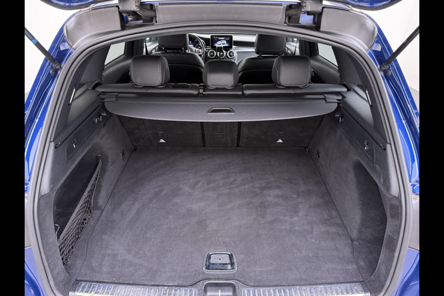 Mercedes-Benz GLC 220 d 4MATIC AMG line | Trekhaak Comand