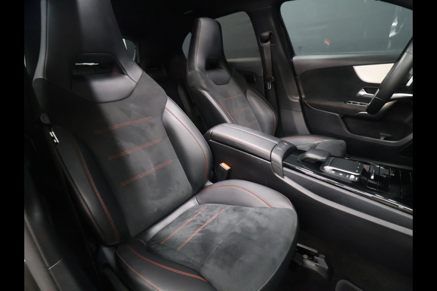 Mercedes-Benz A-Klasse 180 AMG Sport [SCHUIFKANTELDAK, SFEERVERLICHTING, APPLE CARPLAY, ANDROID, SPORTSTOELEN, STOELVERWARMING, CAMERA, PDC V+A, CRUISE, CLIMATE, NIEUWSTAAT]