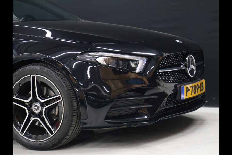 Mercedes-Benz A-Klasse 180 AMG Sport [SCHUIFKANTELDAK, SFEERVERLICHTING, APPLE CARPLAY, ANDROID, SPORTSTOELEN, STOELVERWARMING, CAMERA, PDC V+A, CRUISE, CLIMATE, NIEUWSTAAT]