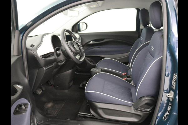 Fiat 500E Action 24 kWh | SOH 91,8% | 3 Fase | Carplay | Bluetooth | LED | Climate control | Keyless start | DAB | Digital Cockpit