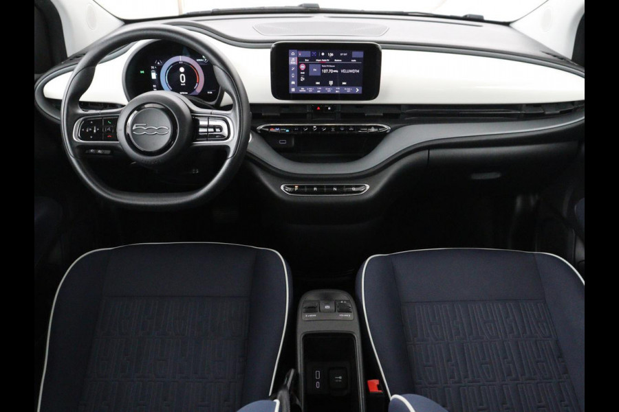 Fiat 500E Action 24 kWh | SOH 91,8% | 3 Fase | Carplay | Bluetooth | LED | Climate control | Keyless start | DAB | Digital Cockpit