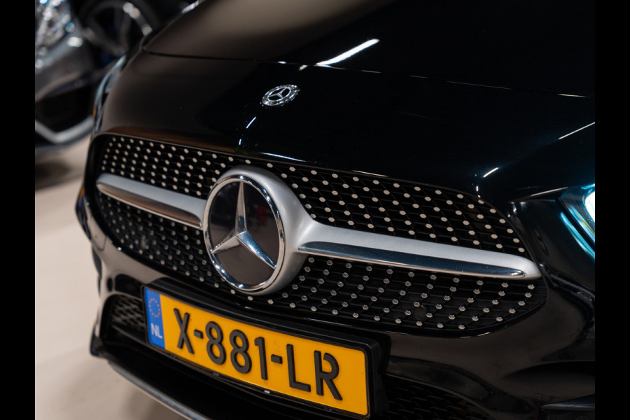 Mercedes-Benz A-Klasse A200 AMG Limousine, Wide Screen, Navi, Voll Led, Camera, 19" AMG Velgen, PDC, Volledig Onderhouden