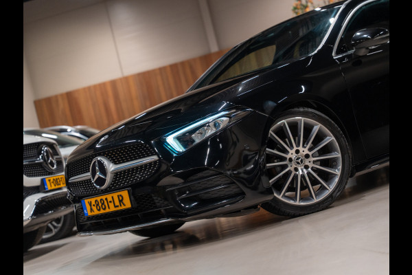 Mercedes-Benz A-Klasse A200 AMG Limousine, Wide Screen, Navi, Voll Led, Camera, 19" AMG Velgen, PDC, Volledig Onderhouden