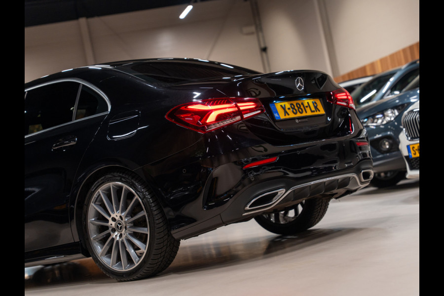 Mercedes-Benz A-Klasse A200 AMG Limousine, Wide Screen, Navi, Voll Led, Camera, 19" AMG Velgen, PDC, Volledig Onderhouden