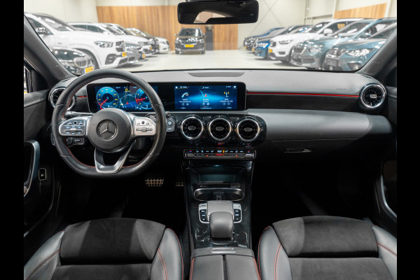 Mercedes-Benz A-Klasse A200 AMG Limousine, Wide Screen, Navi, Voll Led, Camera, 19" AMG Velgen, PDC, Volledig Onderhouden