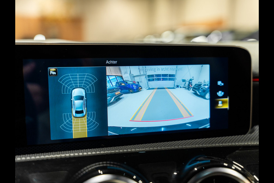 Mercedes-Benz A-Klasse A200 AMG Limousine, Wide Screen, Navi, Voll Led, Camera, 19" AMG Velgen, PDC, Volledig Onderhouden