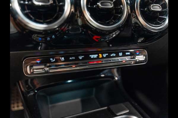 Mercedes-Benz A-Klasse A200 AMG Limousine, Wide Screen, Navi, Voll Led, Camera, 19" AMG Velgen, PDC, Volledig Onderhouden