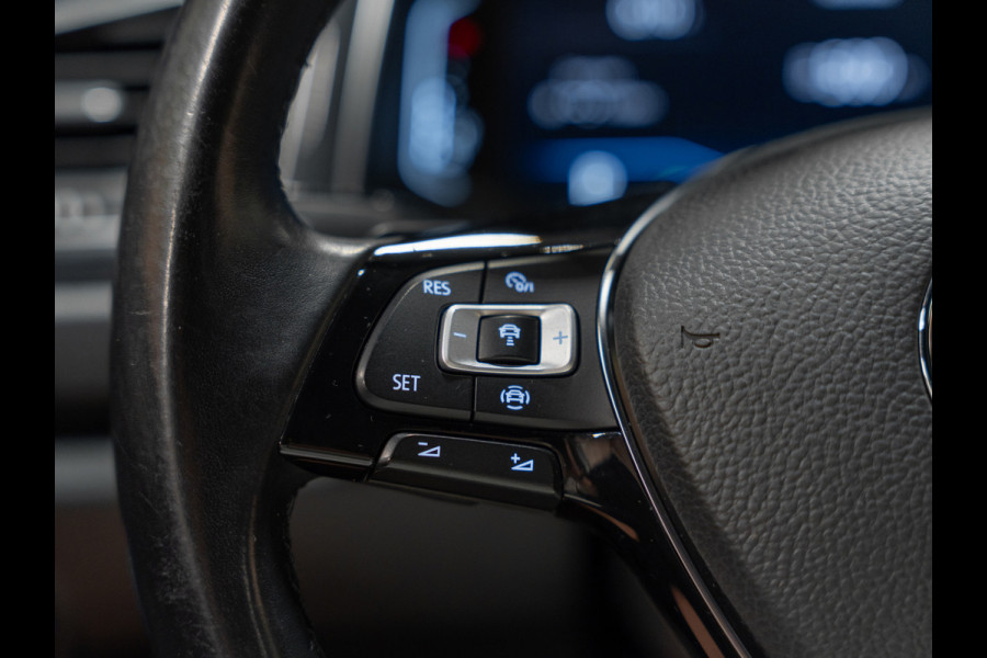 Volkswagen T-Roc 1.5 TSI Sport 150 PK, Pano, ACC, Apple Carplay, Android Auto, Virtual, Voll Led, Cam, Clima, PDC, Voll Onderhoud