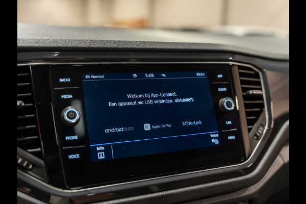 Volkswagen T-Roc 1.5 TSI Sport 150 PK, Pano, ACC, Apple Carplay, Android Auto, Virtual, Voll Led, Cam, Clima, PDC, Voll Onderhoud