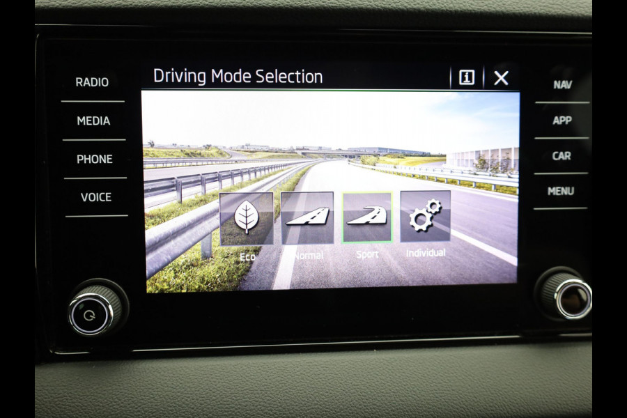 Škoda Karoq 1.5 TSI ACT Sportline Business | 360 Camera | Canton | Side Assist | Elk. A-klep | Prijs Rijklaar!!