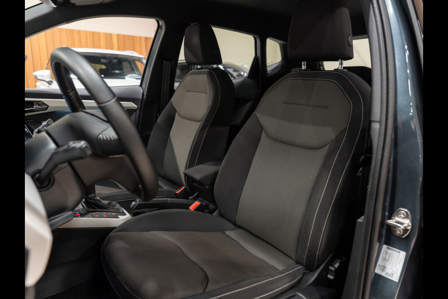 Seat Arona 1.0 TSI DSG Xcellence Business Intense, Apple Carplay, Navi, Clima, Cruise, Android Auto, Camera, Voll Onderhoud