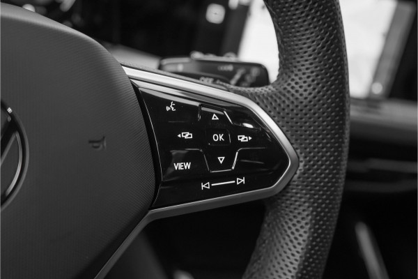 Volkswagen Golf 1.5 eTSI R-Line Camera Carplay Ambiente