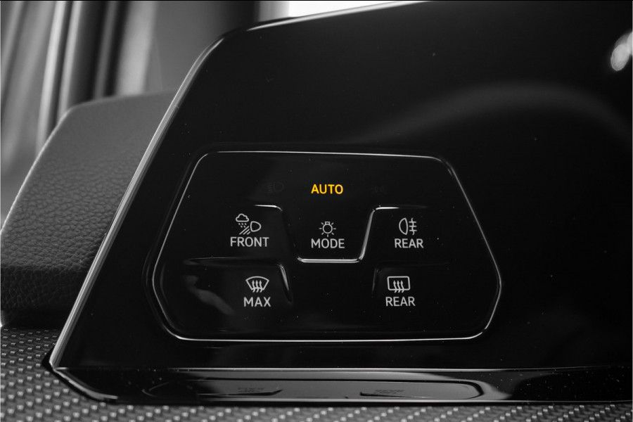 Volkswagen Golf 1.5 eTSI R-Line Camera Carplay Ambiente
