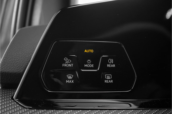 Volkswagen Golf 1.5 eTSI R-Line Camera Carplay Ambiente