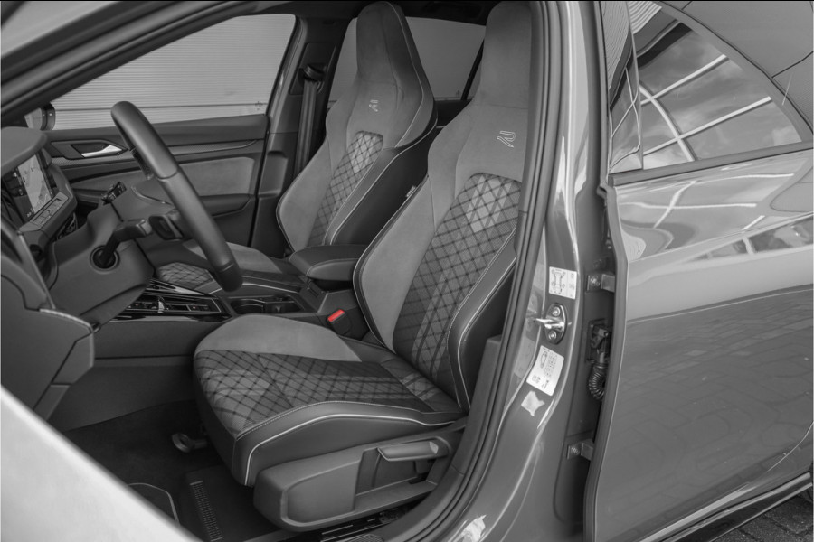 Volkswagen Golf 1.5 eTSI R-Line Camera Carplay Ambiente