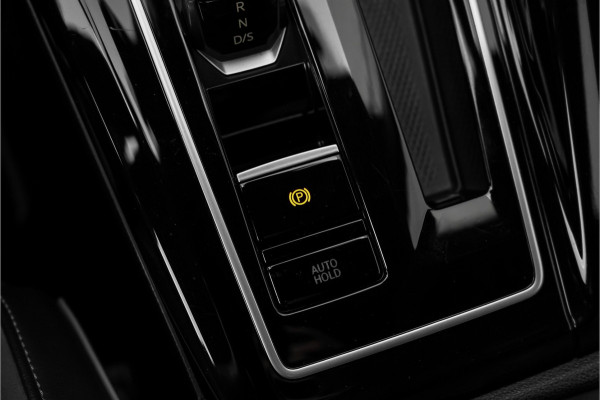 Volkswagen Golf 1.5 eTSI R-Line Camera Carplay Ambiente