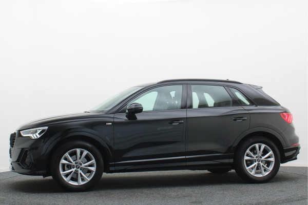 Audi Q3 35 TFSI S edition Eerste Eigenaar, Leder/Stof, Camera, Cruise, Apple Carplay, LED, 18''