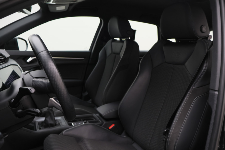 Audi Q3 35 TFSI S edition Eerste Eigenaar, Leder/Stof, Camera, Cruise, Apple Carplay, LED, 18''