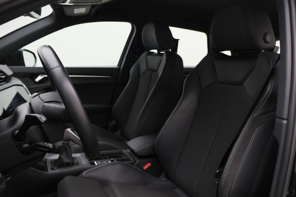 Audi Q3 35 TFSI S edition Eerste Eigenaar, Leder/Stof, Camera, Cruise, Apple Carplay, LED, 18''