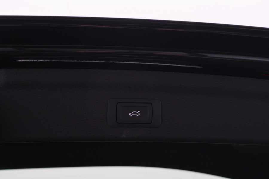 Audi Q3 35 TFSI S edition Eerste Eigenaar, Leder/Stof, Camera, Cruise, Apple Carplay, LED, 18''