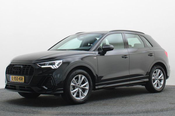 Audi Q3 35 TFSI S edition Eerste Eigenaar, Leder/Stof, Camera, Cruise, Apple Carplay, LED, 18''