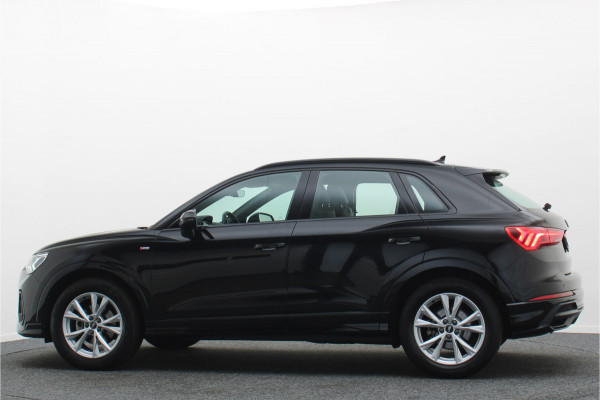 Audi Q3 35 TFSI S edition Eerste Eigenaar, Leder/Stof, Camera, Cruise, Apple Carplay, LED, 18''