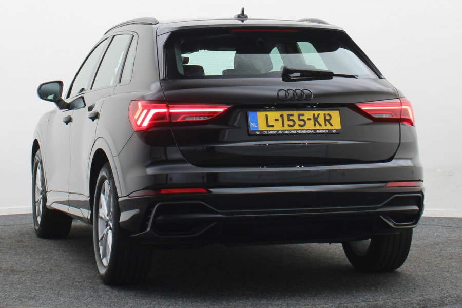 Audi Q3 35 TFSI S edition Eerste Eigenaar, Leder/Stof, Camera, Cruise, Apple Carplay, LED, 18''