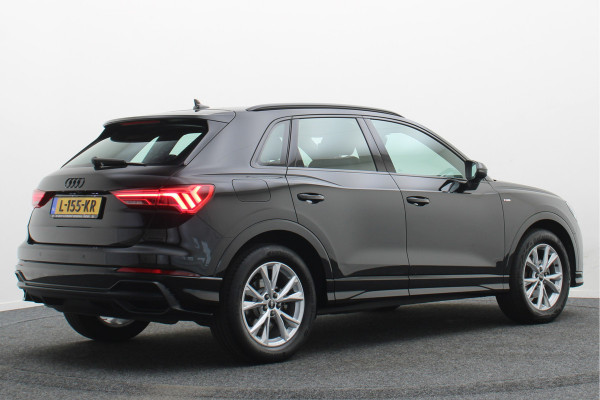 Audi Q3 35 TFSI S edition Eerste Eigenaar, Leder/Stof, Camera, Cruise, Apple Carplay, LED, 18''