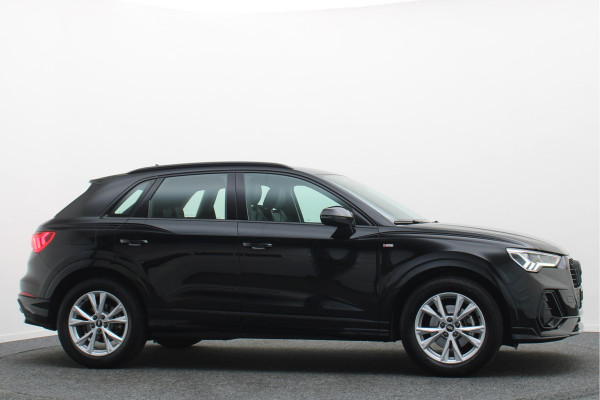 Audi Q3 35 TFSI S edition Eerste Eigenaar, Leder/Stof, Camera, Cruise, Apple Carplay, LED, 18''