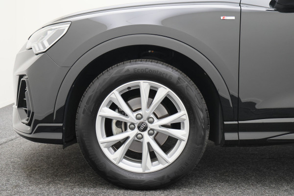 Audi Q3 35 TFSI S edition Eerste Eigenaar, Leder/Stof, Camera, Cruise, Apple Carplay, LED, 18''