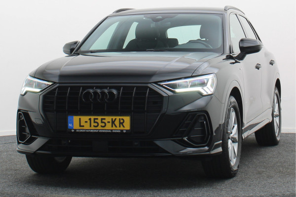 Audi Q3 35 TFSI S edition Eerste Eigenaar, Leder/Stof, Camera, Cruise, Apple Carplay, LED, 18''