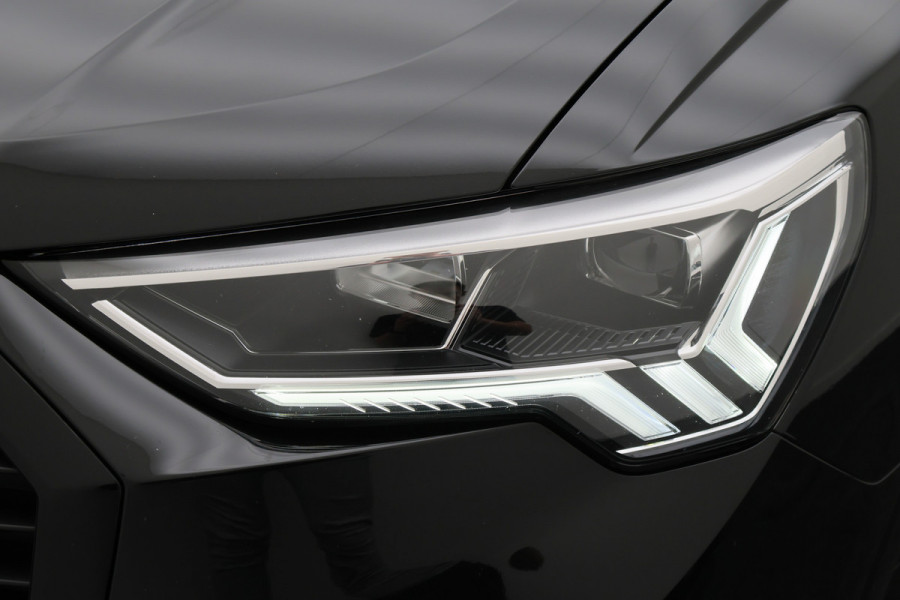 Audi Q3 35 TFSI S edition Eerste Eigenaar, Leder/Stof, Camera, Cruise, Apple Carplay, LED, 18''