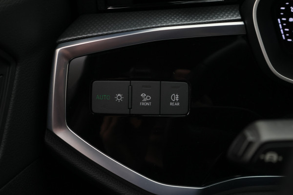 Audi Q3 35 TFSI S edition Eerste Eigenaar, Leder/Stof, Camera, Cruise, Apple Carplay, LED, 18''