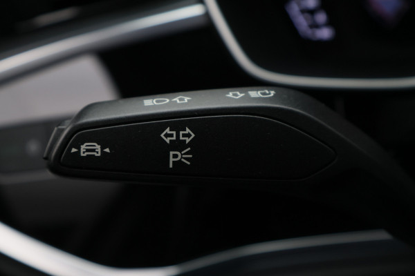 Audi Q3 35 TFSI S edition Eerste Eigenaar, Leder/Stof, Camera, Cruise, Apple Carplay, LED, 18''