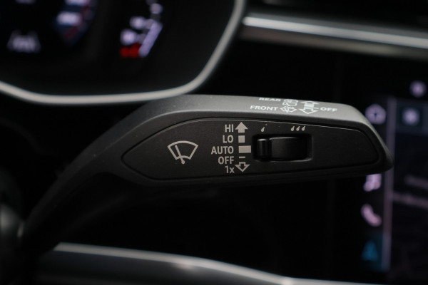 Audi Q3 35 TFSI S edition Eerste Eigenaar, Leder/Stof, Camera, Cruise, Apple Carplay, LED, 18''