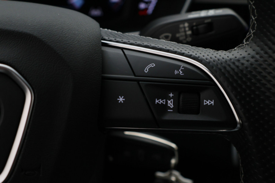Audi Q3 35 TFSI S edition Eerste Eigenaar, Leder/Stof, Camera, Cruise, Apple Carplay, LED, 18''