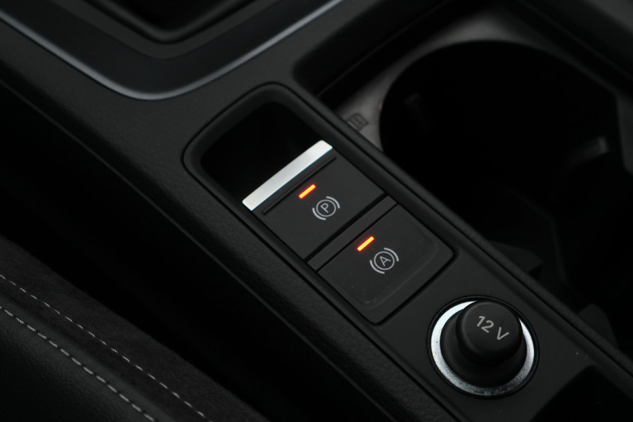 Audi Q3 35 TFSI S edition Eerste Eigenaar, Leder/Stof, Camera, Cruise, Apple Carplay, LED, 18''