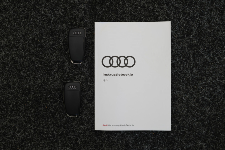 Audi Q3 35 TFSI S edition Eerste Eigenaar, Leder/Stof, Camera, Cruise, Apple Carplay, LED, 18''