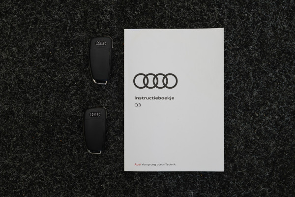 Audi Q3 35 TFSI S edition Eerste Eigenaar, Leder/Stof, Camera, Cruise, Apple Carplay, LED, 18''