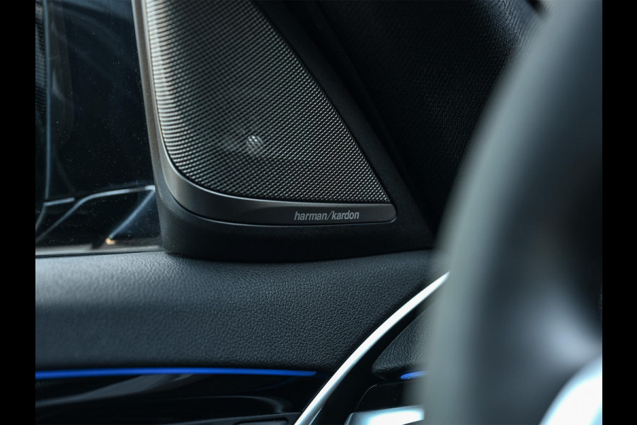 BMW 5 Serie Touring 530i xDrive High Executive | M-Sport | Panoramadak | Harman/Kardon | HUD | Active Cruise | 360 Camera | Stuur Verwarming | Ambiance Interieur | Stoelverwarming | Elektr. Verst. Stoel |