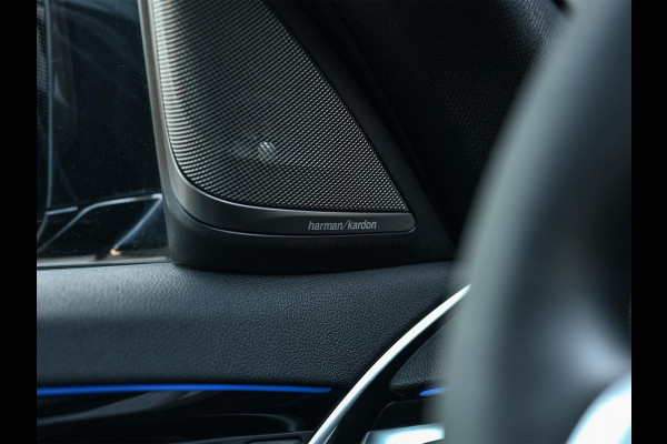 BMW 5 Serie Touring 530i xDrive High Executive | M-Sport | Panoramadak | Harman/Kardon | HUD | Active Cruise | 360 Camera | Stuur Verwarming | Ambiance Interieur | Stoelverwarming | Elektr. Verst. Stoel |