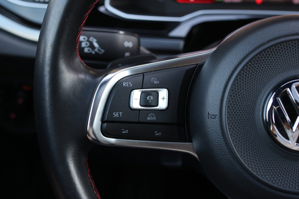 Volkswagen Polo 2.0 TSI GTI *Pano*Camera*Alcantara*Keyless*Stoelverwarming*