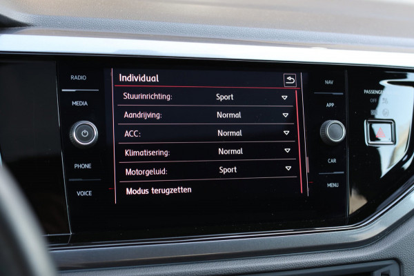 Volkswagen Polo 2.0 TSI GTI *Pano*Camera*Alcantara*Keyless*Stoelverwarming*