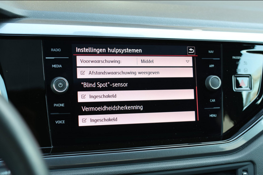 Volkswagen Polo 2.0 TSI GTI *Pano*Camera*Alcantara*Keyless*Stoelverwarming*