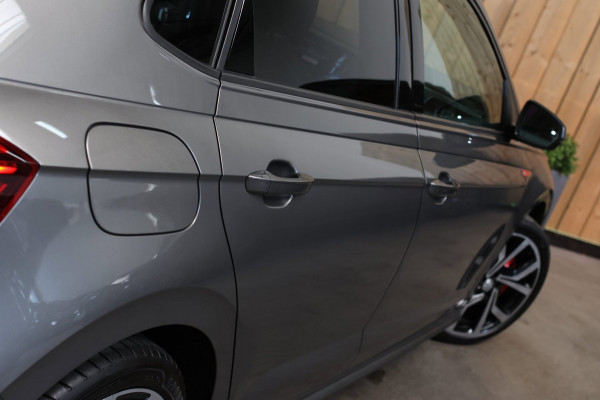 Volkswagen Polo 2.0 TSI GTI *Pano*Camera*Alcantara*Keyless*Stoelverwarming*