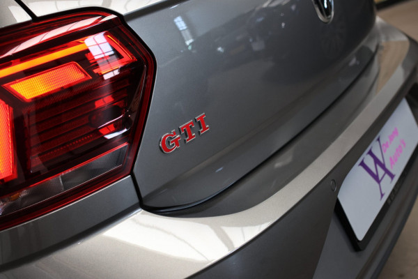 Volkswagen Polo 2.0 TSI GTI *Pano*Camera*Alcantara*Keyless*Stoelverwarming*