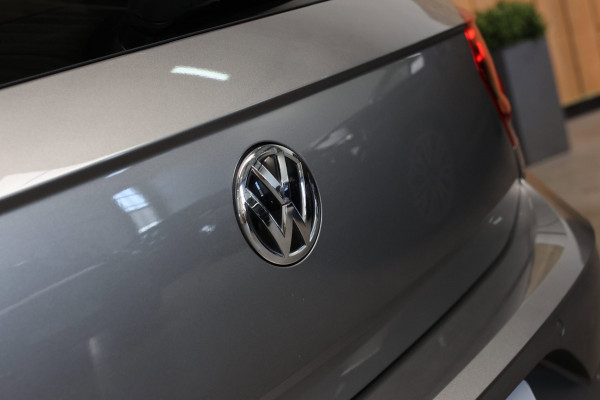 Volkswagen Polo 2.0 TSI GTI *Pano*Camera*Alcantara*Keyless*Stoelverwarming*